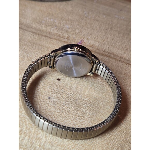 Timex Indiglo Ladies' Watch 25mm Gold Tone. Expansion Band. New Battery. - Picture 6 of 8